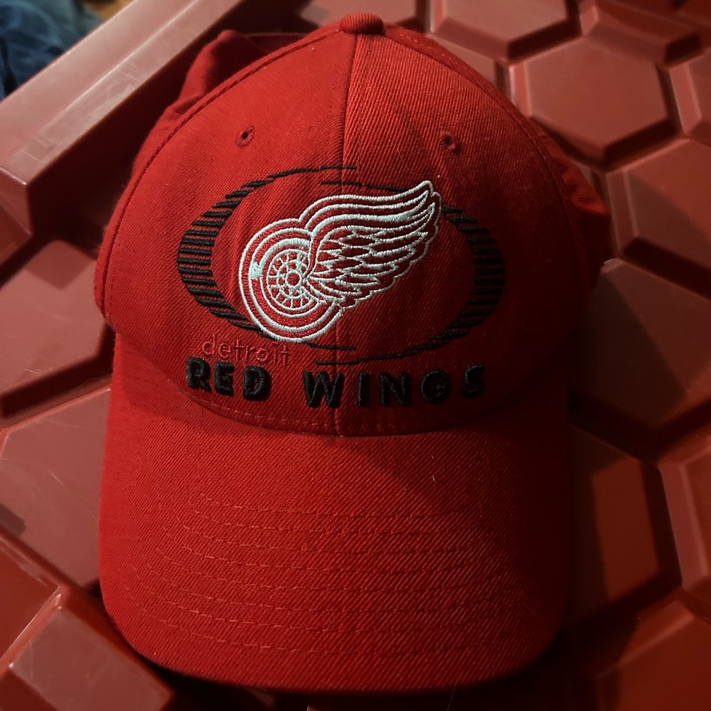 Starter Detroit Red Wings One Size Fits All